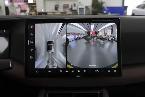 比亚迪元UP焕新升级！7.48万起，新增炫酷车色，定速巡航加持！