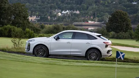 改头换面！新一代奥迪Q3实车赏析，引入曲面双连屏